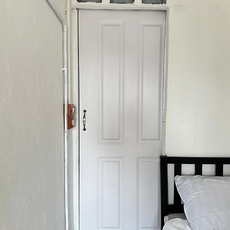 Chubby 9 Single Room Bangkok Bagian luar foto