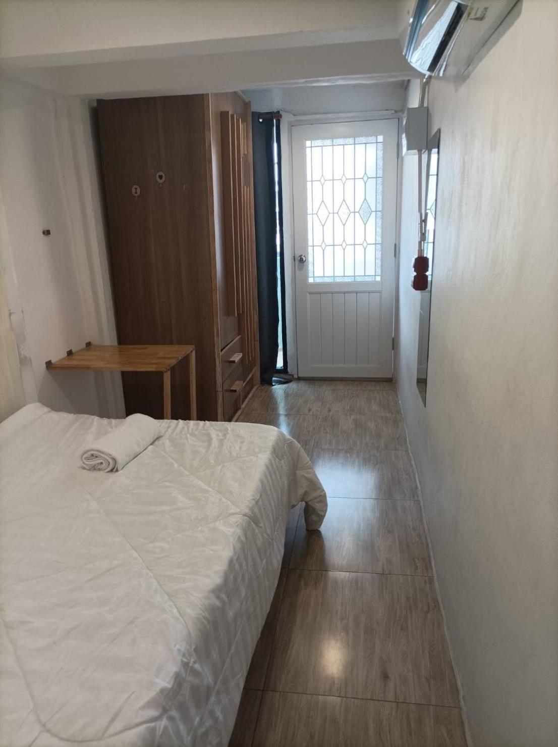 Chubby 9 Single Room Bangkok Bagian luar foto